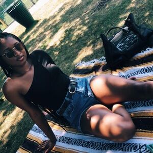 🔴4/$12 Juniors Black One-Shoulder Bodysuit Size Large